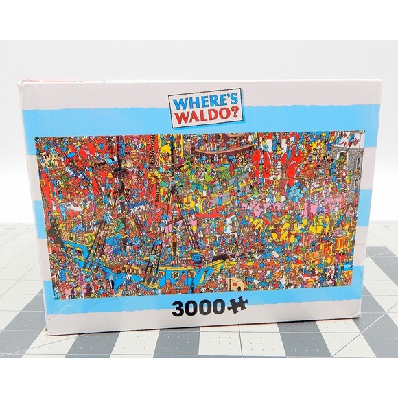 Where’s Waldo? 3000 Piece Jigsaw Puzzle 32" x 45" By Aquarius Sealed - Picture 2 of 7